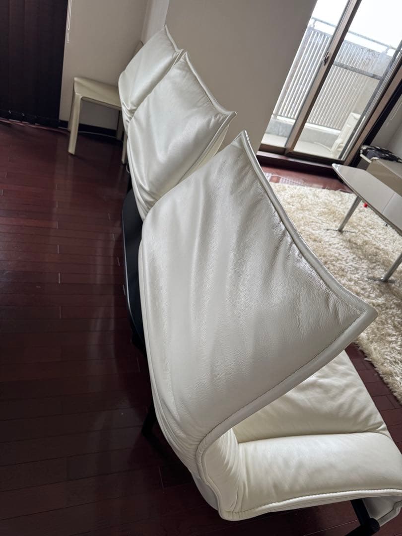 美品 カッシーナ　ヴェランダ　3人掛けソファ白総本革仕様　定価180万円以上