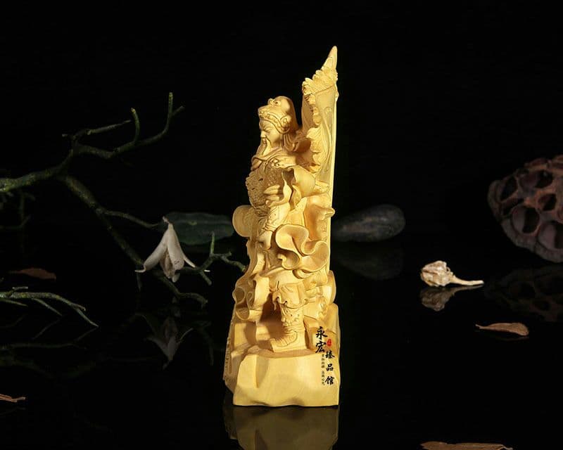 黄楊の木の旗は振り子の黄楊の木の彫刻に勝っています 関二爺関公の家には木の彫