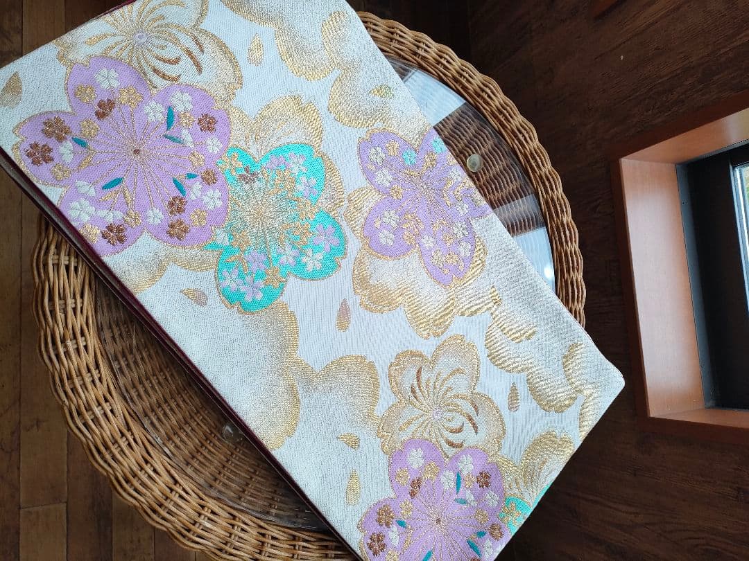 【お手続き中】絞り　疋田絞り　本振袖　古典柄　白系