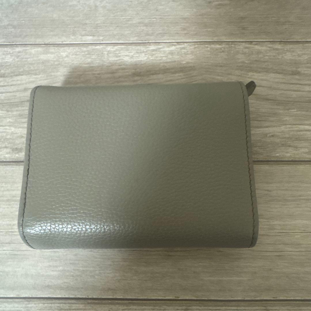 PRADA グレー 三つ折り財布