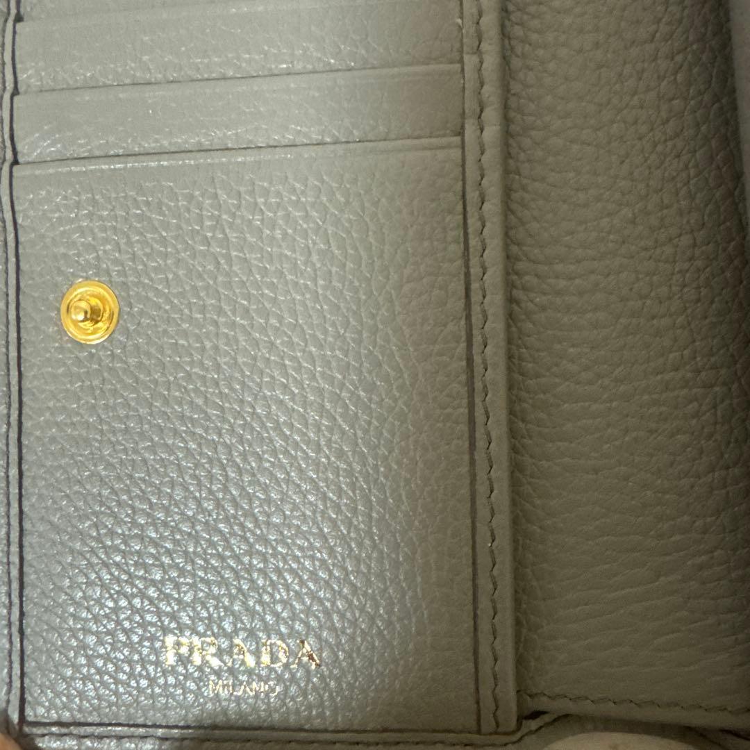 PRADA グレー 三つ折り財布