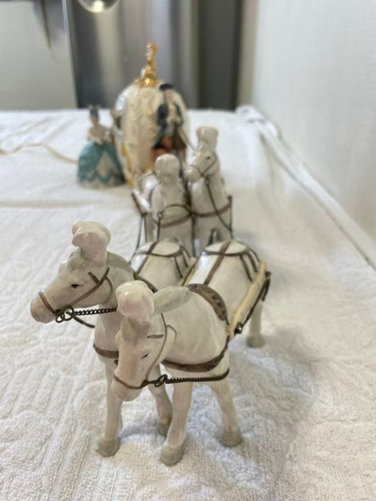 アンティーク　シンデレラ　陶器置物　ライト　オルゴール　中世　馬車　馬　古美術