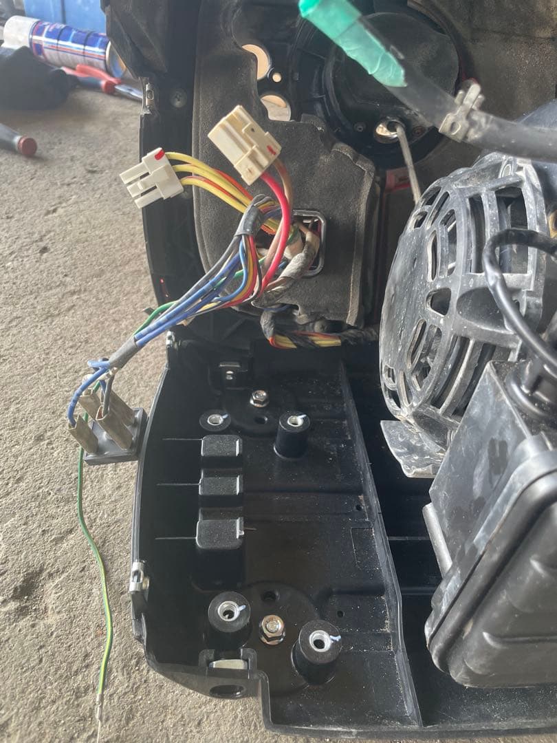 新ダイワ　1.6kva インバータ発電機　ポータブル発電機