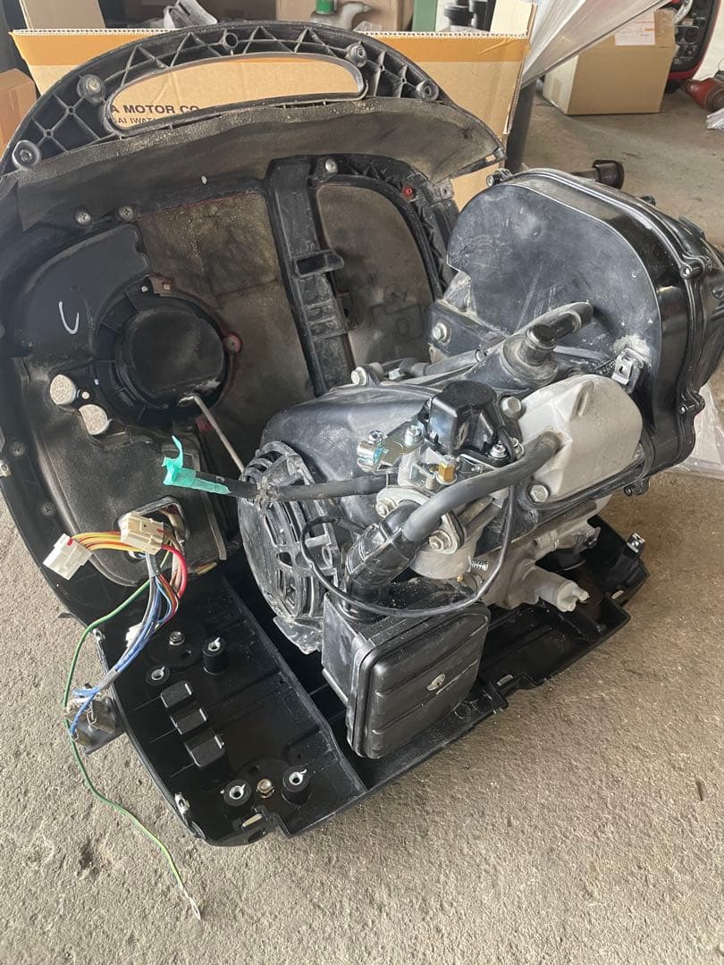 新ダイワ　1.6kva インバータ発電機　ポータブル発電機