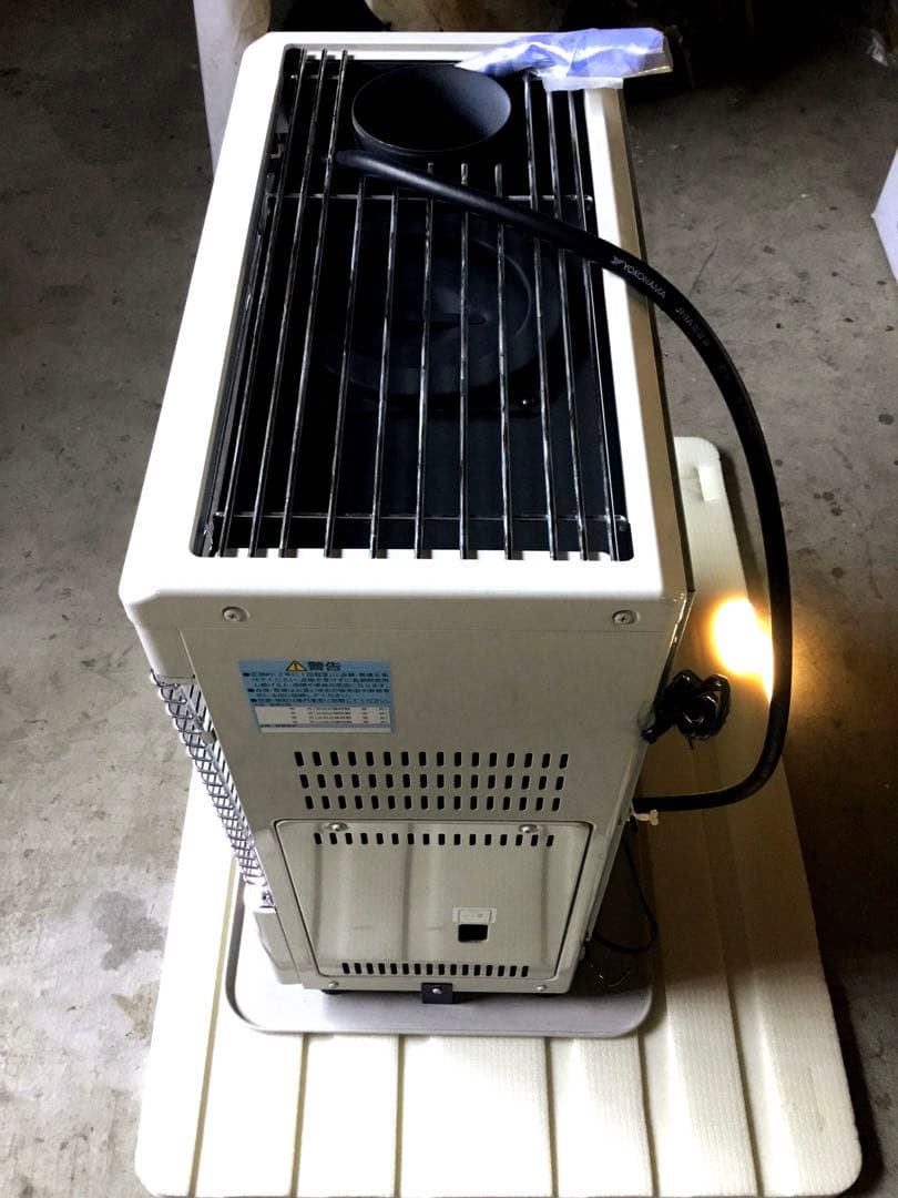美品/ FFストーブ 煙突式 SUNPOT 長府製作所 石油ストーブ 24年製