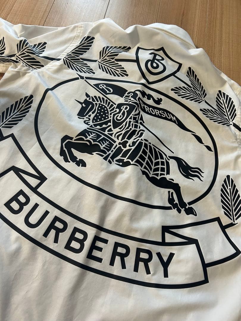 【今だけ値下げ】BURBERRY ロゴプリント長袖シャツ ホワイト