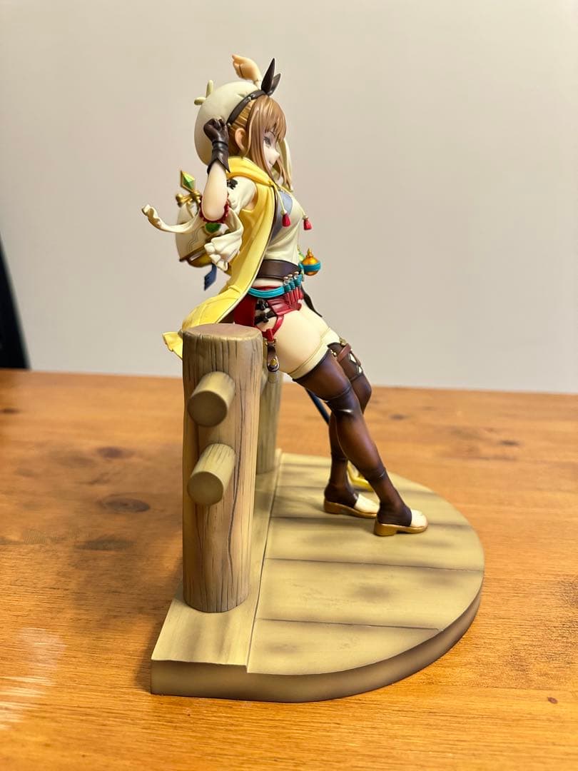 お*ん様 ライザのアトリエ　ANIPLEX 1/7 フィギュア