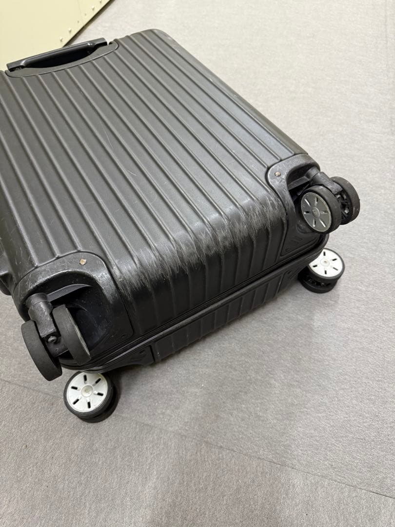 N⭐︎I さん　専用RIMOWA ブラック キャリーケース ✴︎取手破損