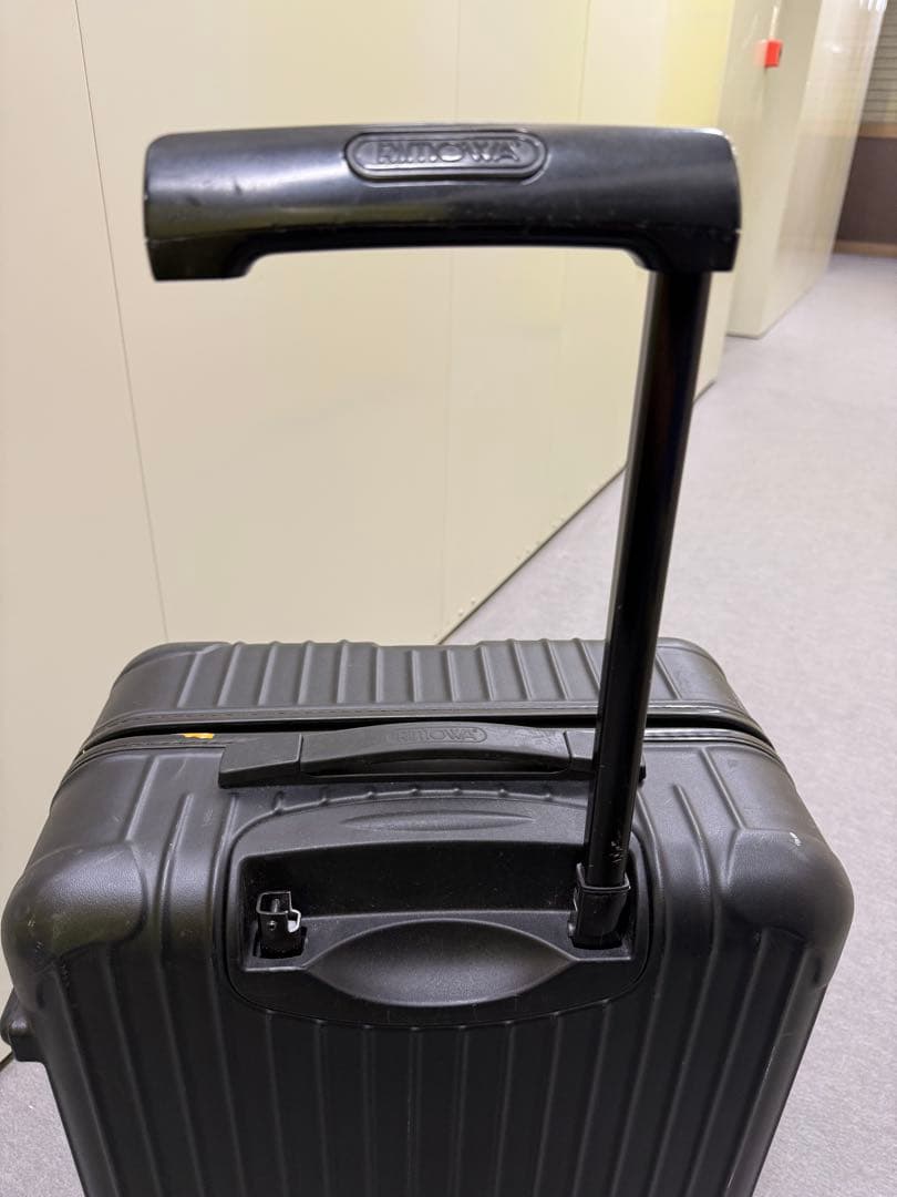 N⭐︎I さん　専用RIMOWA ブラック キャリーケース ✴︎取手破損