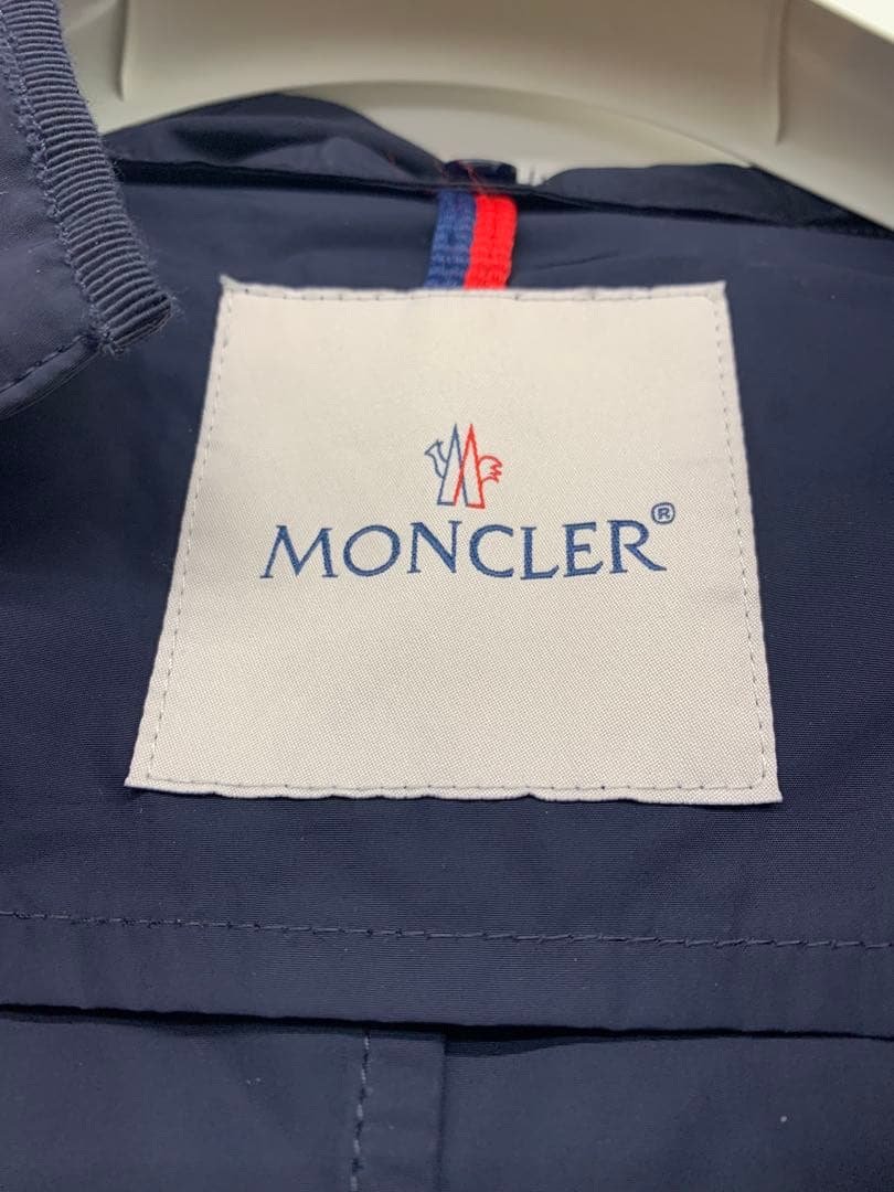 MONCLER フード付きネイビージャケット