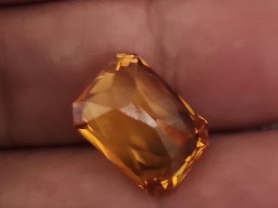 ゴールデンイエローサファイア 10.515ct