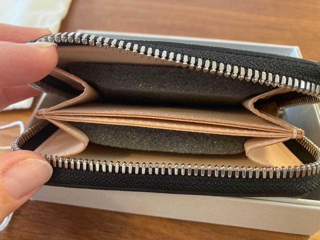 【新品未使用】エンダースキーマ　ラウンドジップ財布