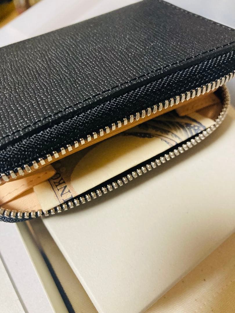 【新品未使用】エンダースキーマ　ラウンドジップ財布
