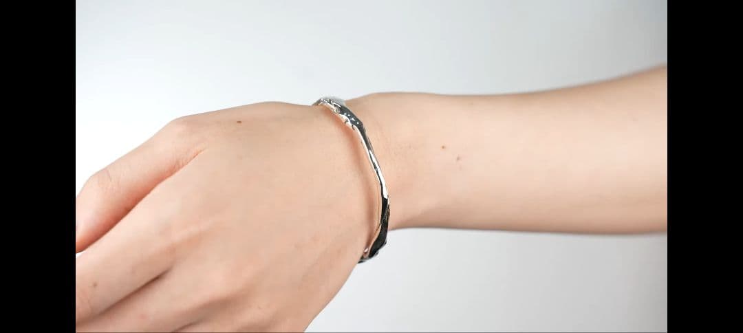 アクセサリー kei shigenaga saku bangle silver & 18k