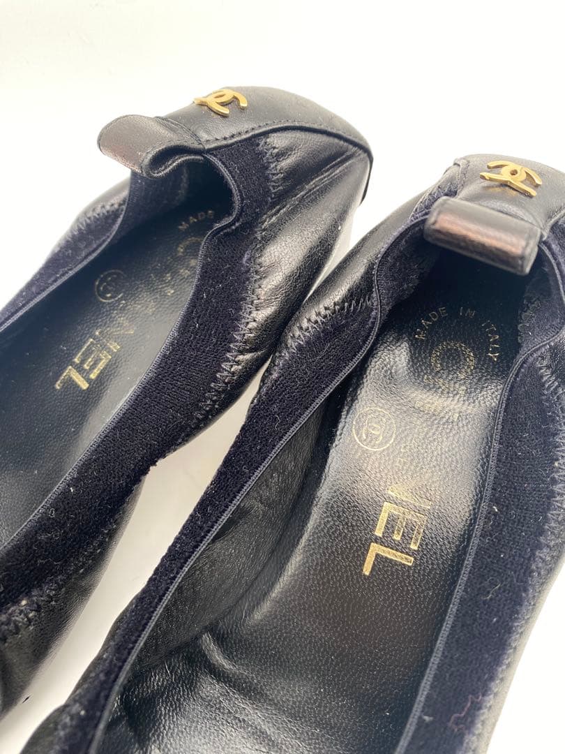 CHANEL ブラック フラワーモチーフ フラットシューズ