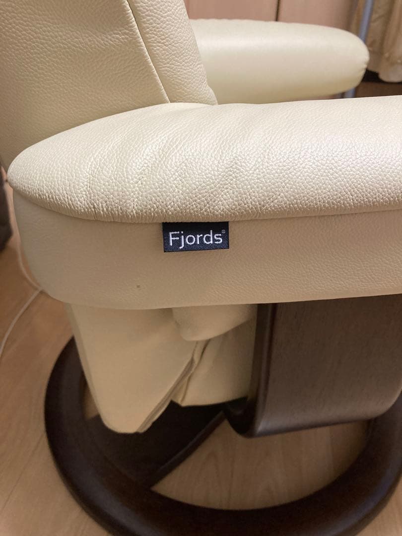 新品同様!！ 【Fjords（フィヨルド） 】の回転式リクライニングチェア