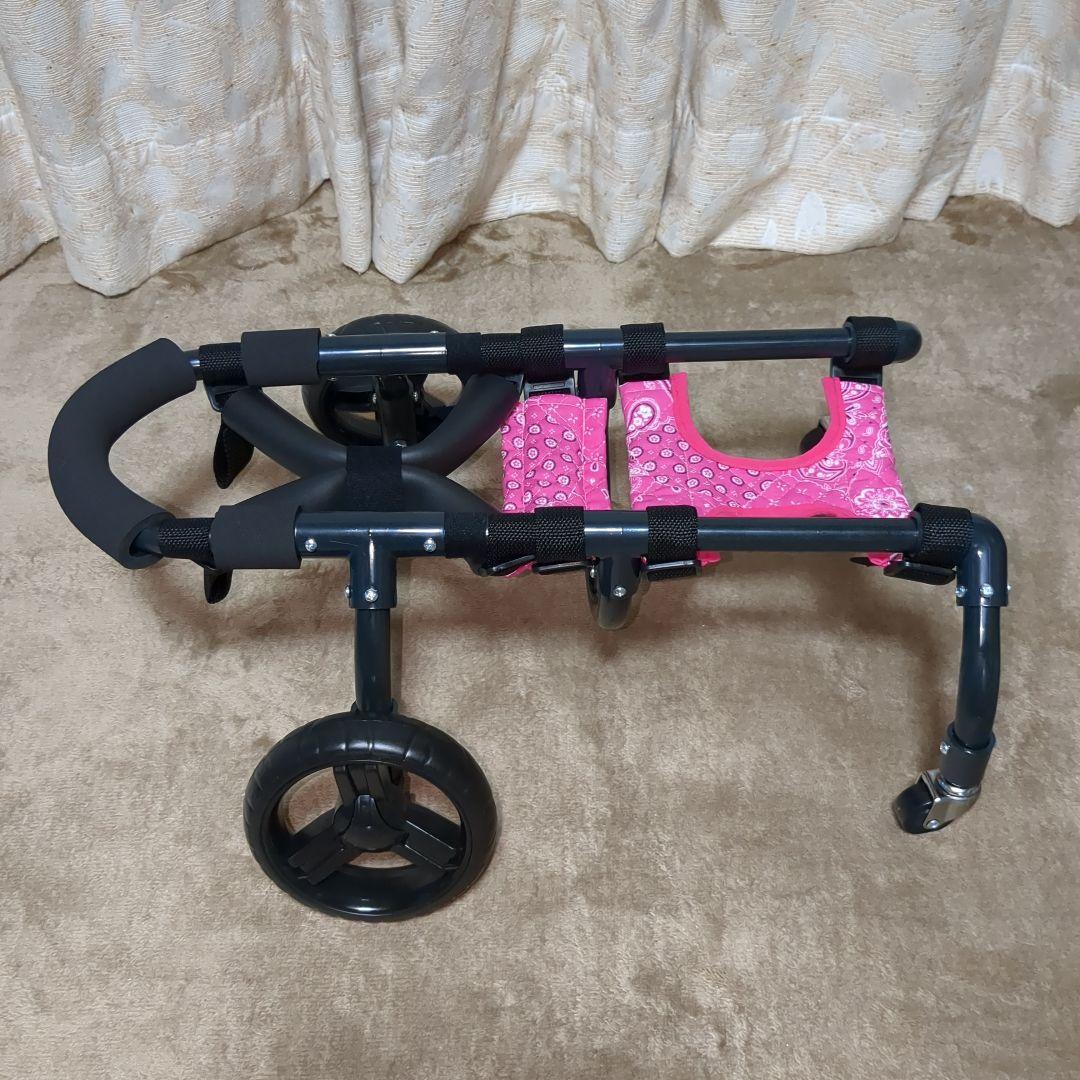 ワンちゃん4輪　M.ダックス等　リハビリ　食事補助　犬用車椅子　介護　犬の歩行器