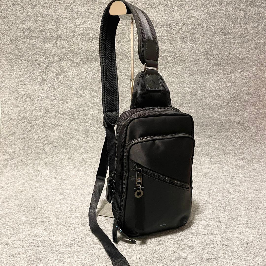 【未使用級】　ランバンオンブルー　ボディバッグ　レザー×ナイロン　黒