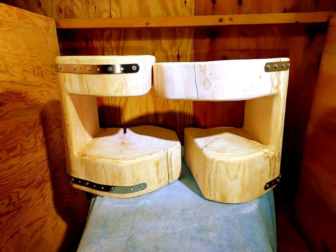 オリジナルデザイン天然ひのき 丸太 組合わせ 双子 椅子 テーブル高さ約43cm