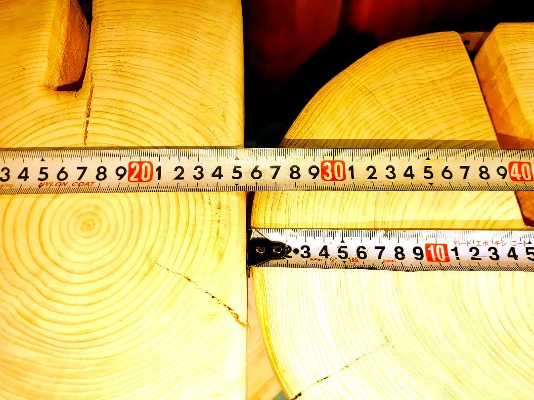 オリジナルデザイン天然ひのき 丸太 組合わせ 双子 椅子 テーブル高さ約43cm