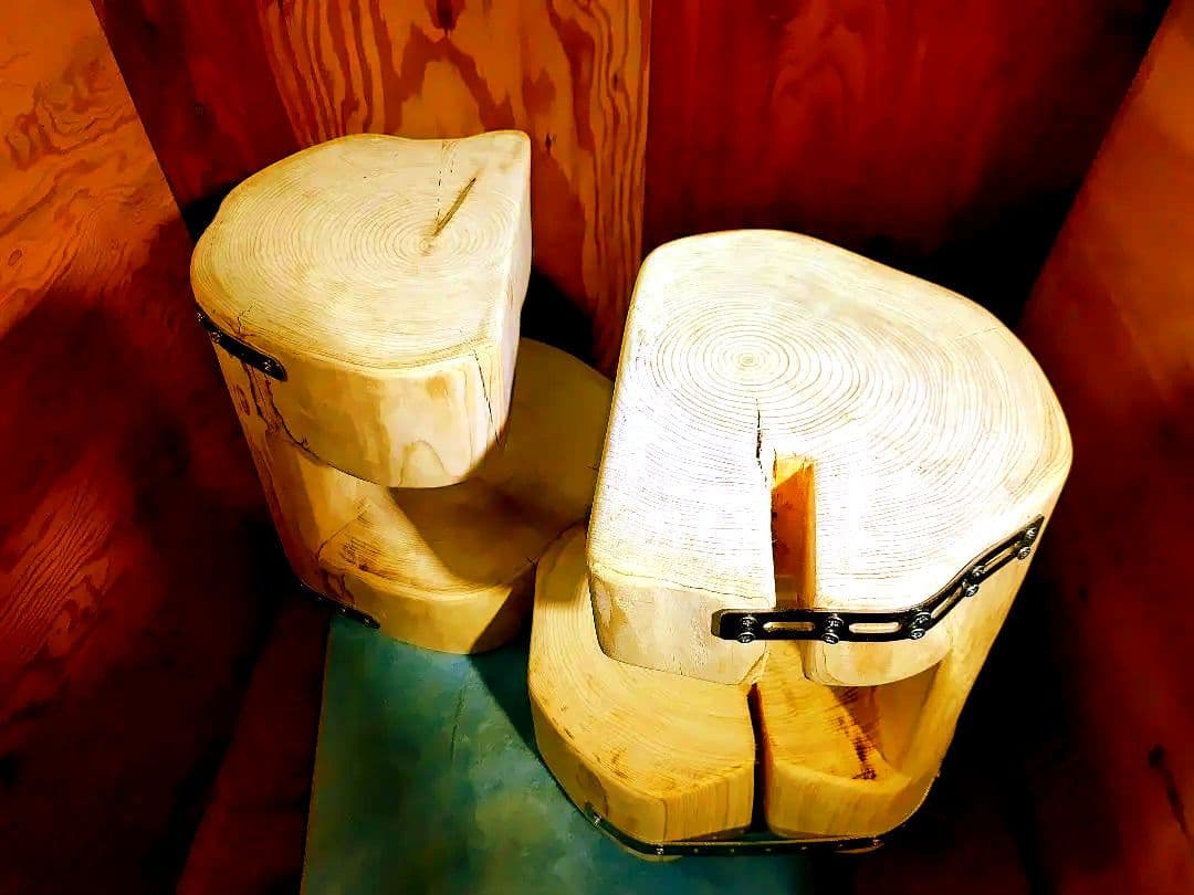 オリジナルデザイン天然ひのき 丸太 組合わせ 双子 椅子 テーブル高さ約43cm