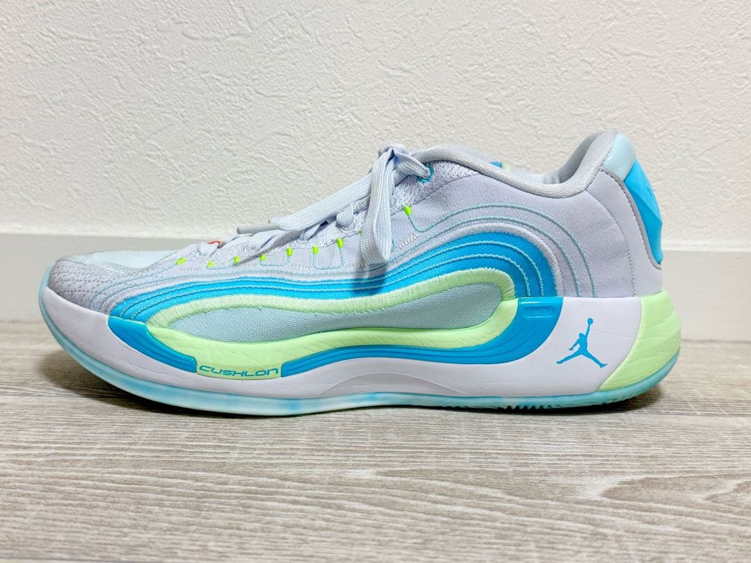 Luka 4 PF Navigator jordan バッシュ 水色 白 黄色