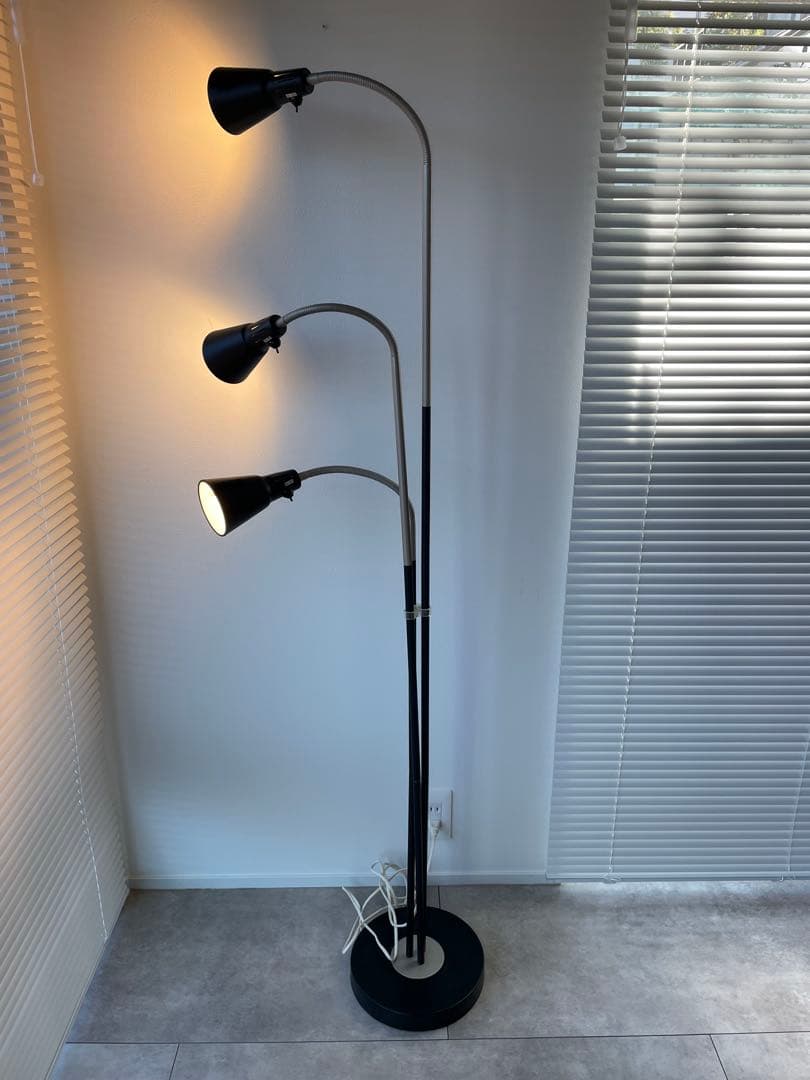 IKEA フロアランプ KVART クヴァルト ブラック