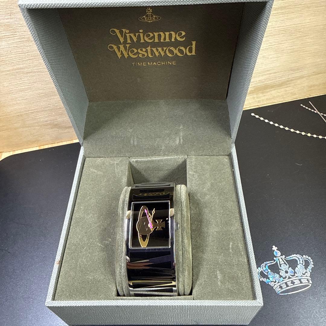 腕時計 Vivienne Westwood バングルウォッチ