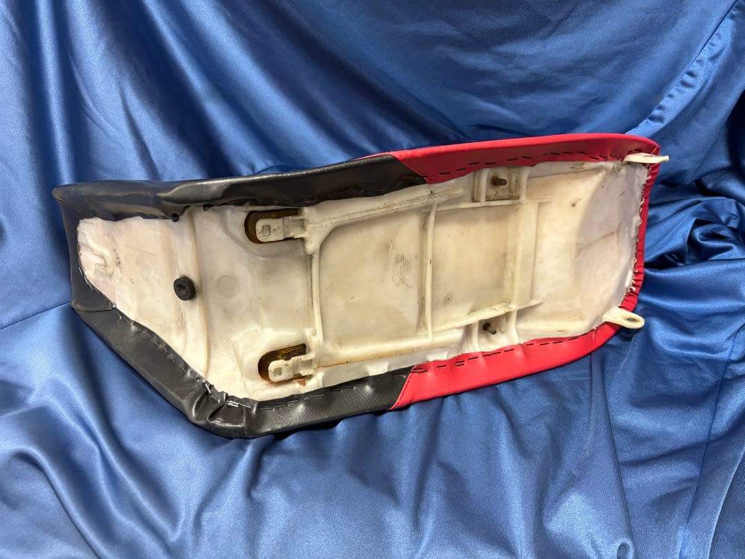 XR250 MD30 ME08 シート中古　破れなし