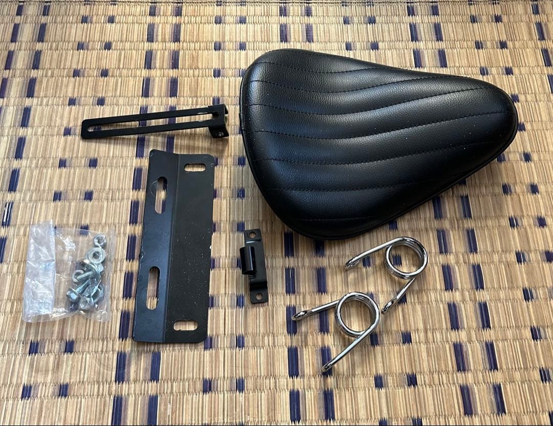 T&F ドラッグスター400 スプリングマウント ソロシート バーチカル