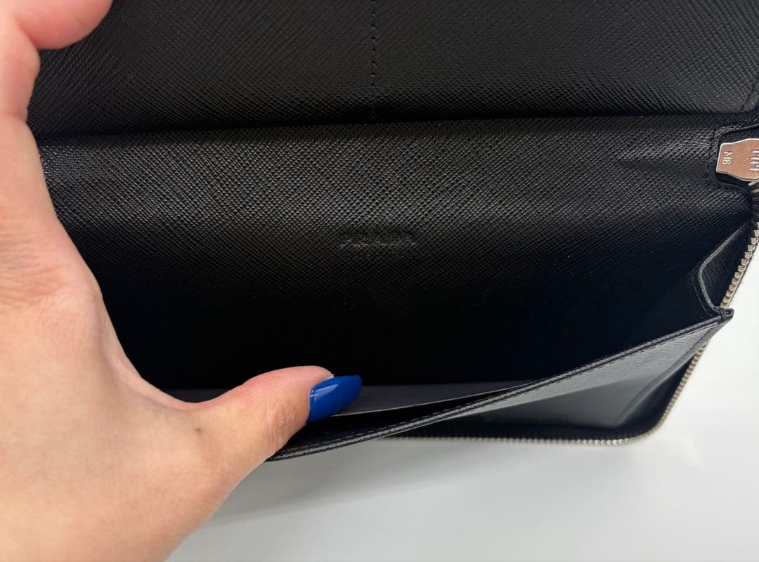 未使用品!!PRADA プラダ サフィアーノトライアングル オーガナイザー 財布