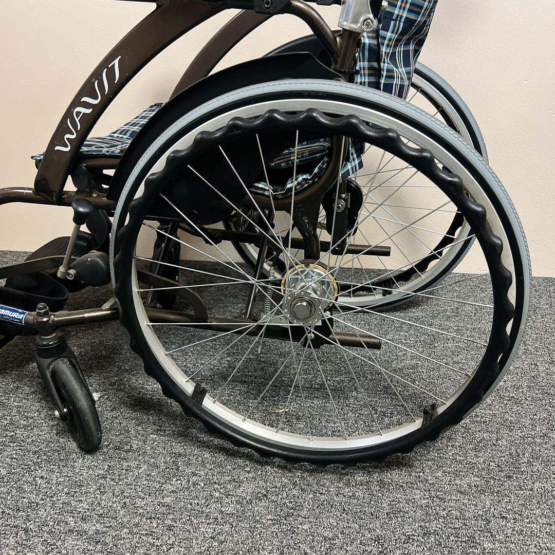 カワムラサイクル　自走用　ノーパンクタイヤ　次世代型車椅子　WAVITシリーズ