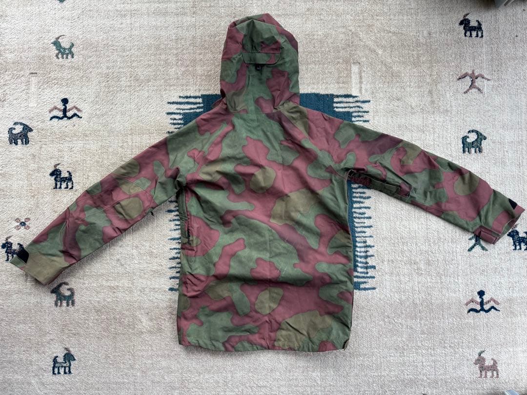 【BURTON ak】GORE-TEX スノーボードウェア Sサイズ 迷彩