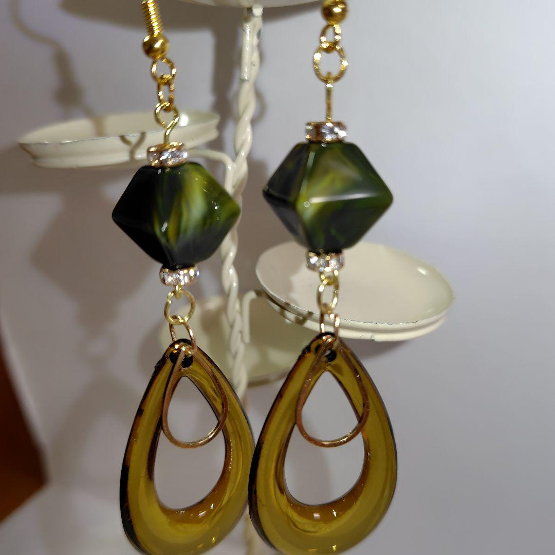 ハンドメイド ピアス 金色と茶色