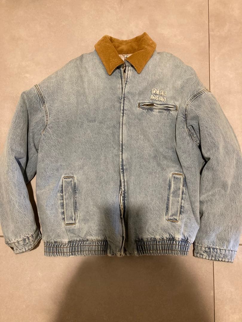 ミュウミュウ GWB221 ユーズド加工ロゴ刺繍中綿デニムブルゾン レディース