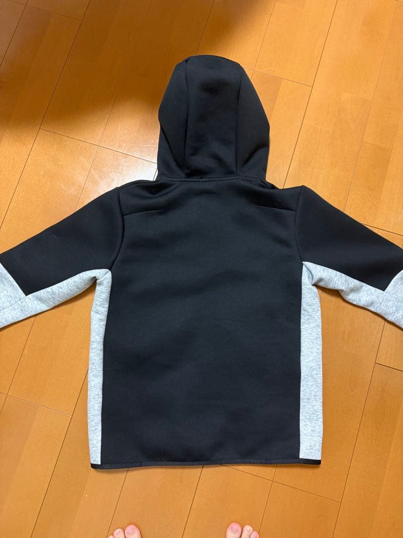 NIKEテックフリース上