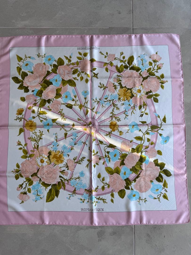 エルメスカーフ　カレ90 ROMANTIC 花柄 ピンク シルク90