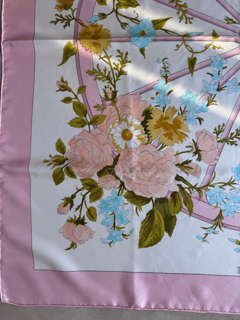 エルメスカーフ　カレ90 ROMANTIC 花柄 ピンク シルク90