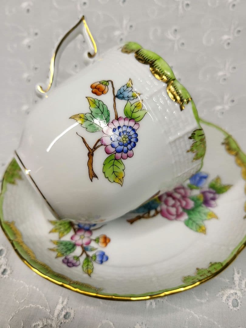 美品✨ヘレンド ヴィクトリアブーケ カップ&ソーサー 花 蝶 コーヒー