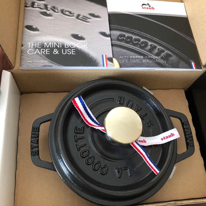 新品　国内正規品　生涯保証　staub ストウブ　ブラック