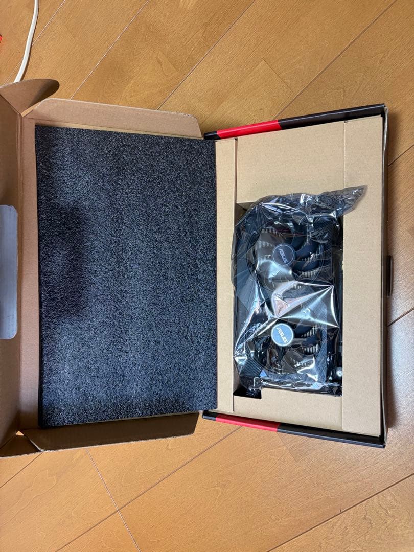 ASUS RX 7600 グラフィックボード