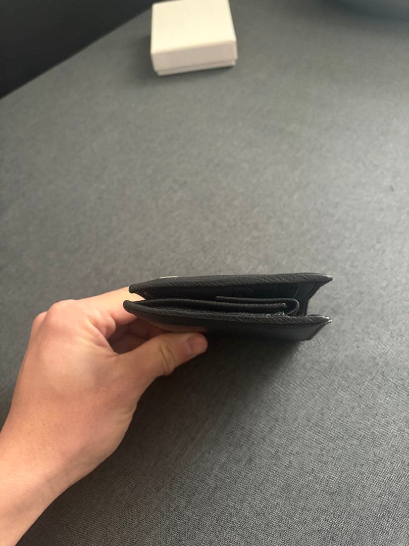お*ぶ様 極美品　ブルガリ　黒レザー　二つ折り財布