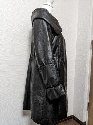 127　新品未使用タグ付き　超軽量　鹿革　リアルレザー　中綿　ロングコート