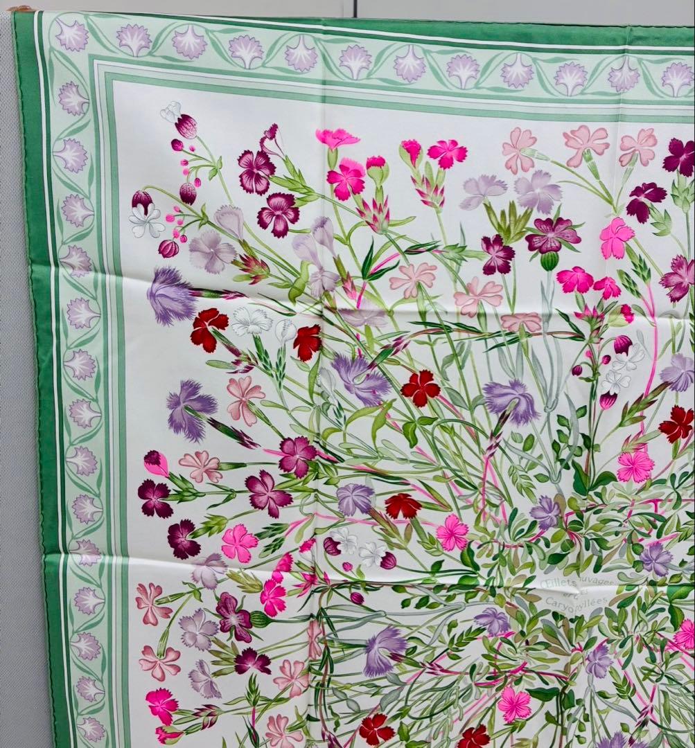 HERMES 花柄 カレ90シルクスカーフ エクアトゥール 未使用 エルメス
