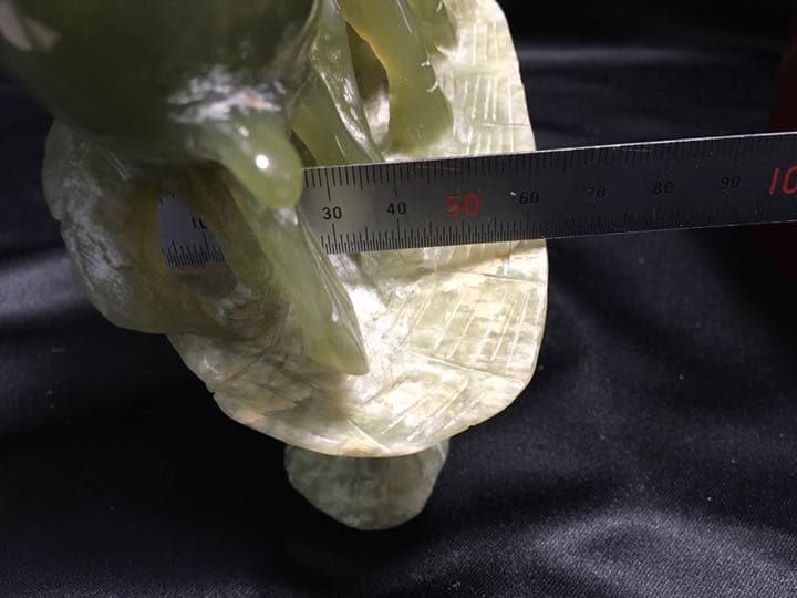 翡翠桃彫刻置物
