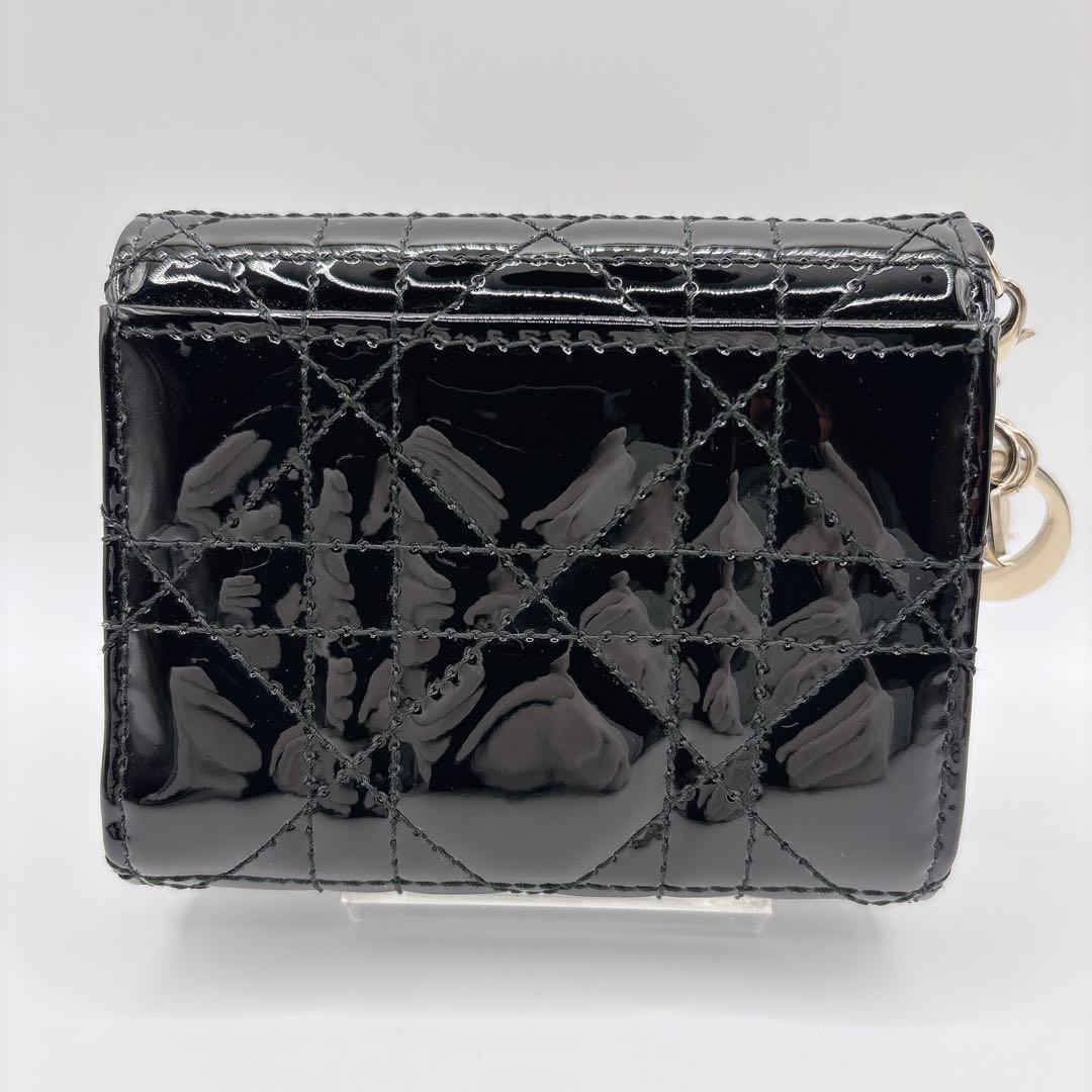 未使用 Lady Dior ロータスウォレット カナージュ パテントカーフスキン