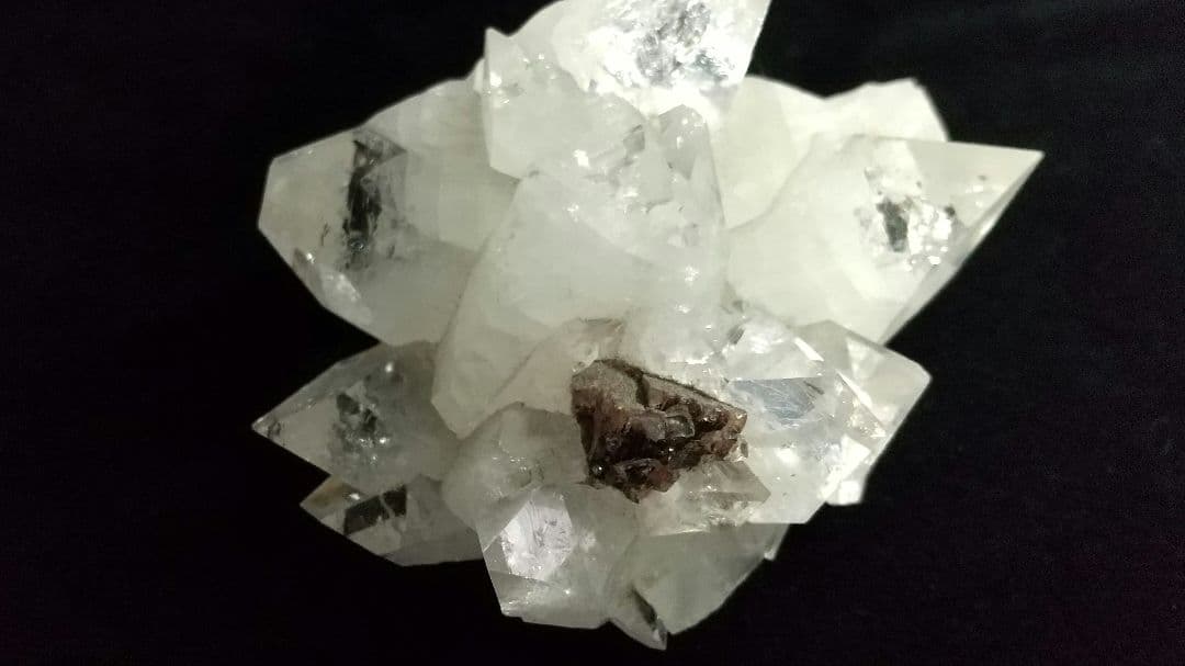 アポフィライト(魚眼石)クラスタ―