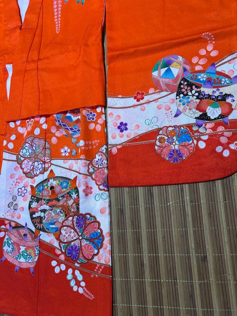 【美品日本製】 七五三(3歳、7歳) 豪華3点セット着物＋長襦袢＋帯　赤オレンジ