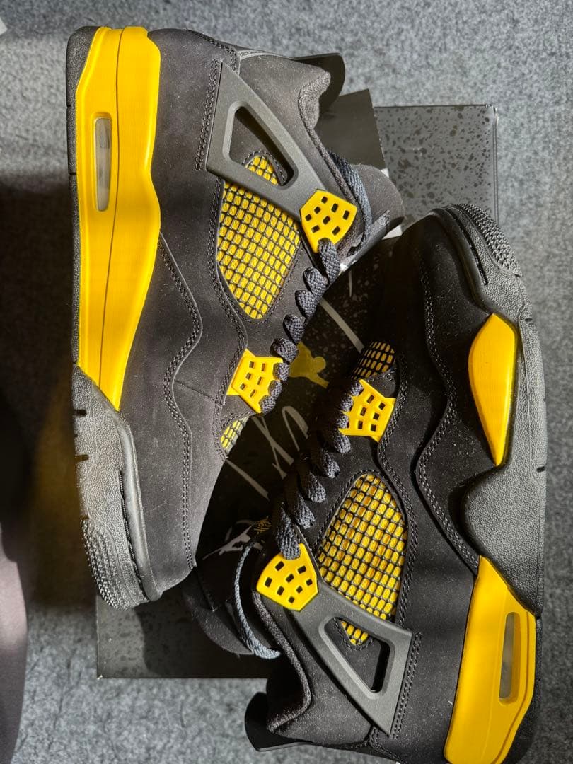 靴 Air Jordan 4 Retro Thunder