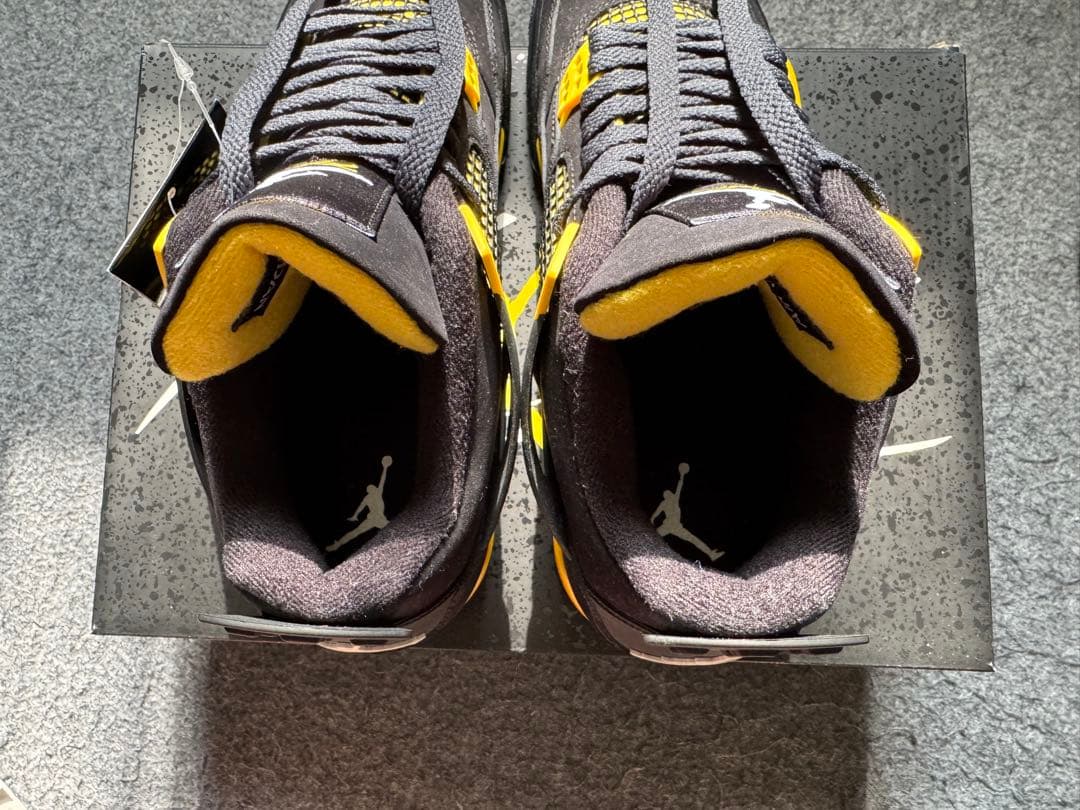 靴 Air Jordan 4 Retro Thunder